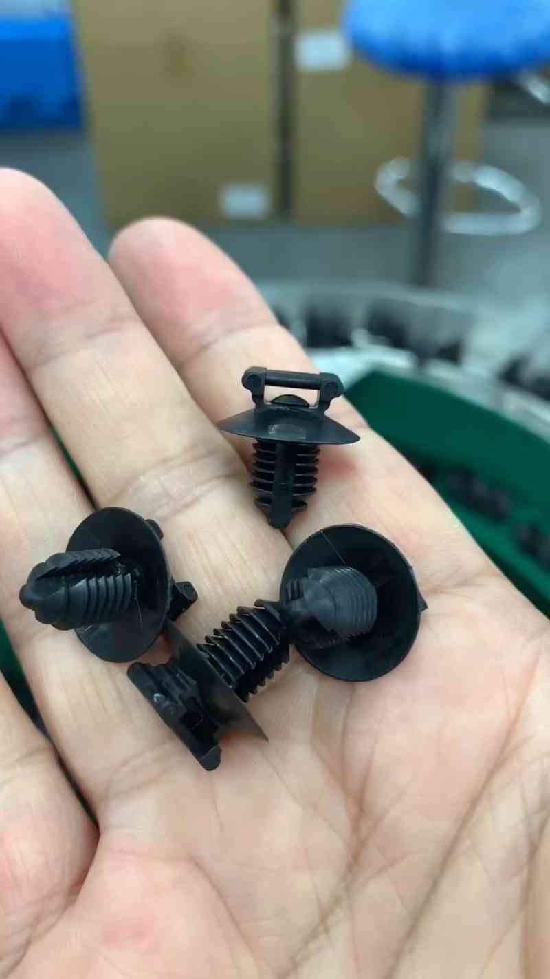 汽車緊固件組裝加工與金屬拉絲加工技術探析